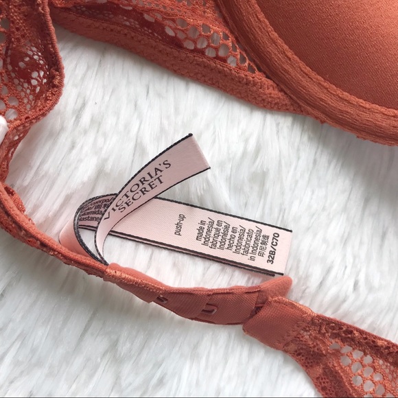 Victoria Secret Lace Push Up Bra - Picture 7 of 10